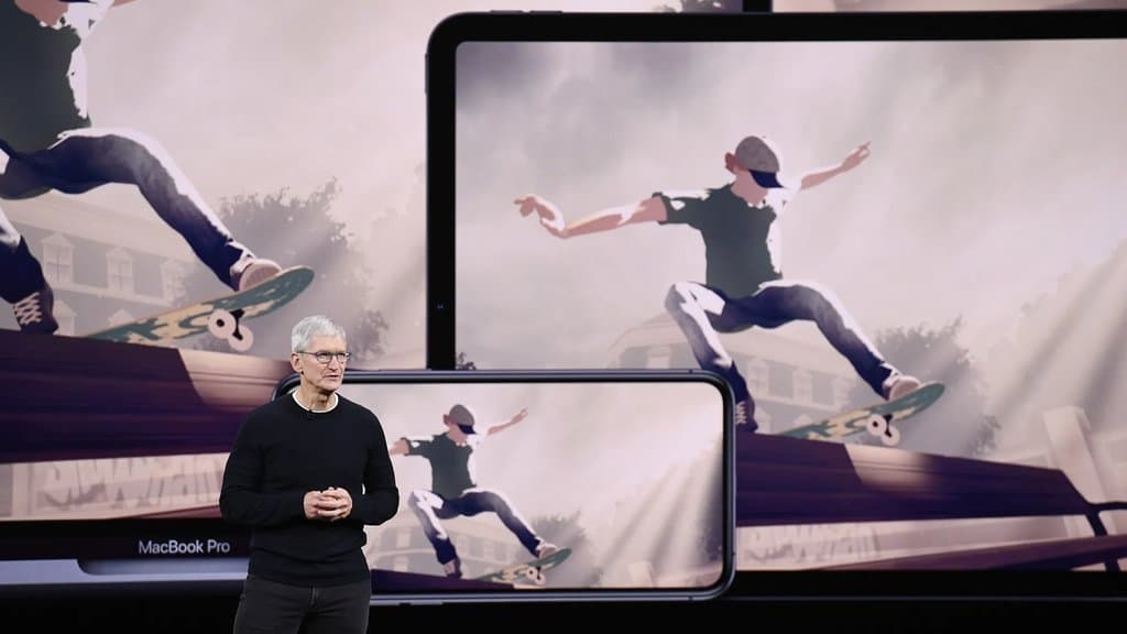 Apple’s New CEO Inherits a Siri-Sized AI Problem