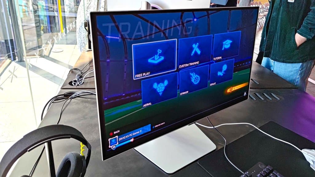 Samsung 全新 OLED 顯示器可以保護你的螢幕隱私,還能讀取心率